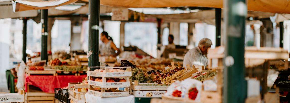 An essential stopover: the Jacobins Market in Le Mans