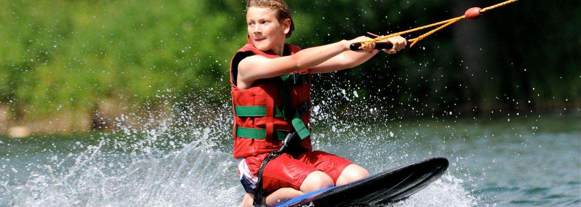 A Refreshing Summer in Sarthe: Swimming and Water Activities Near the Mans Country Club